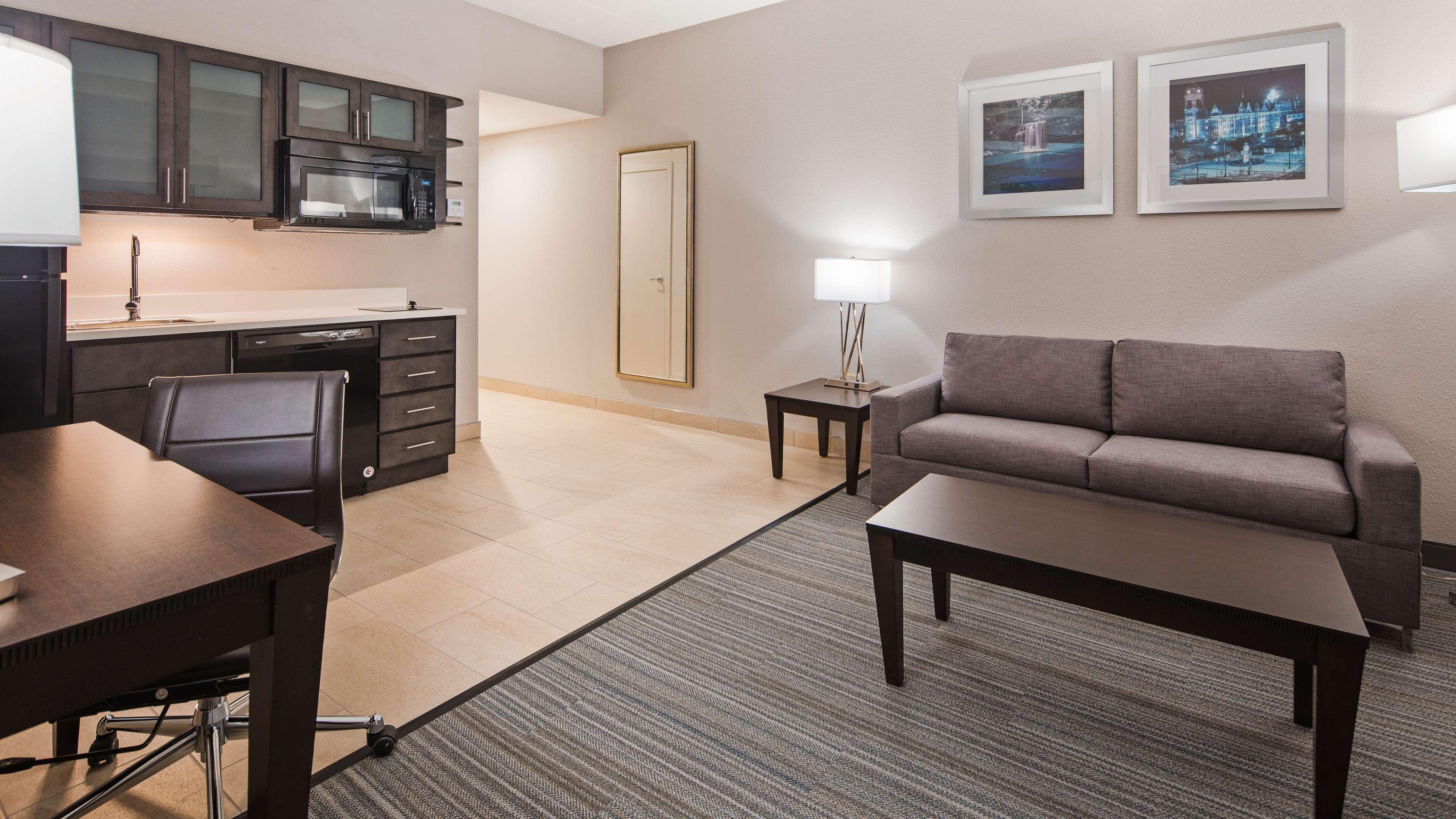 Best Western Plus Wilkes Barre-Scranton Airport Hotel Pittston Екстериор снимка