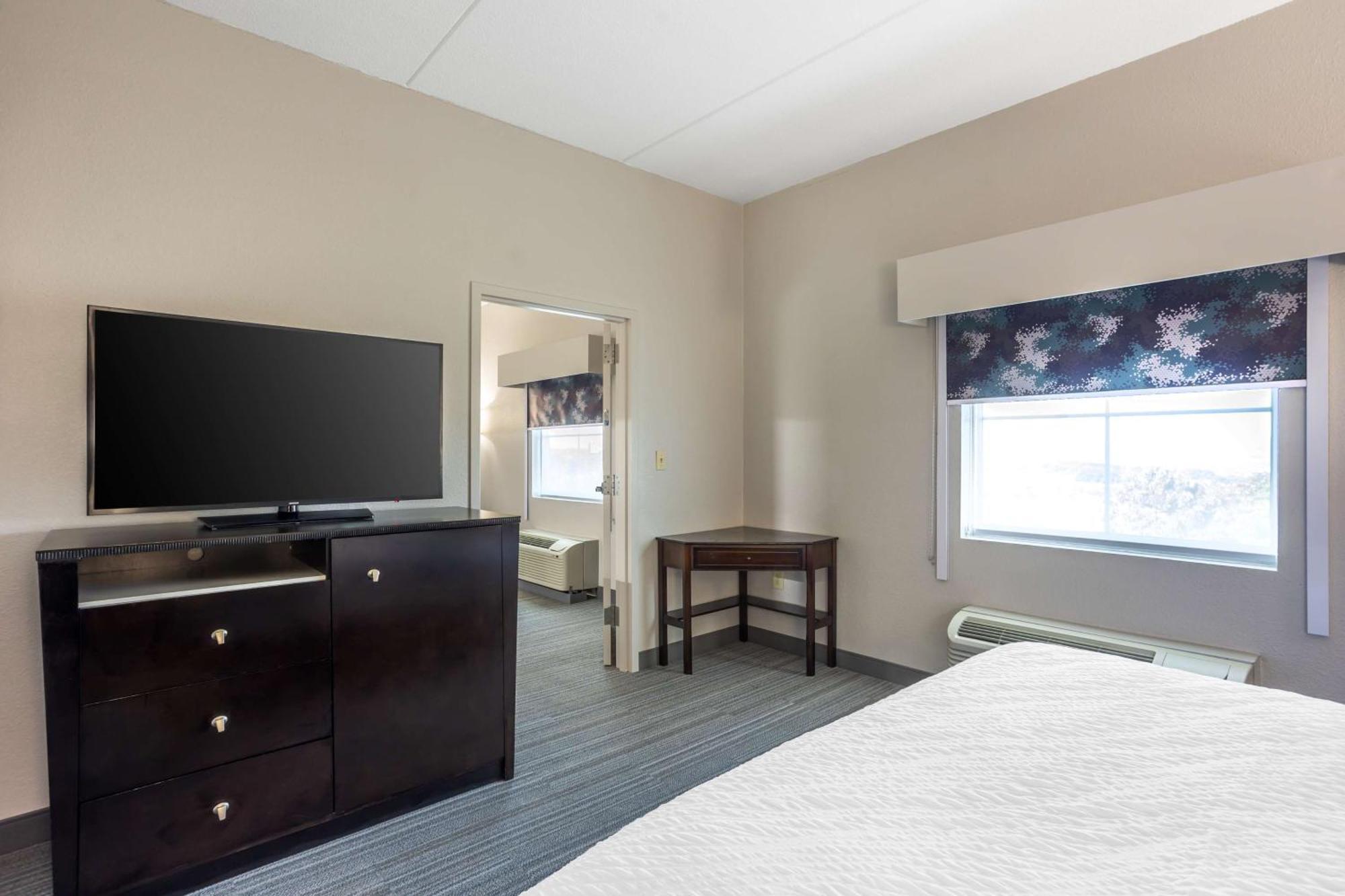 Best Western Plus Wilkes Barre-Scranton Airport Hotel Pittston Екстериор снимка