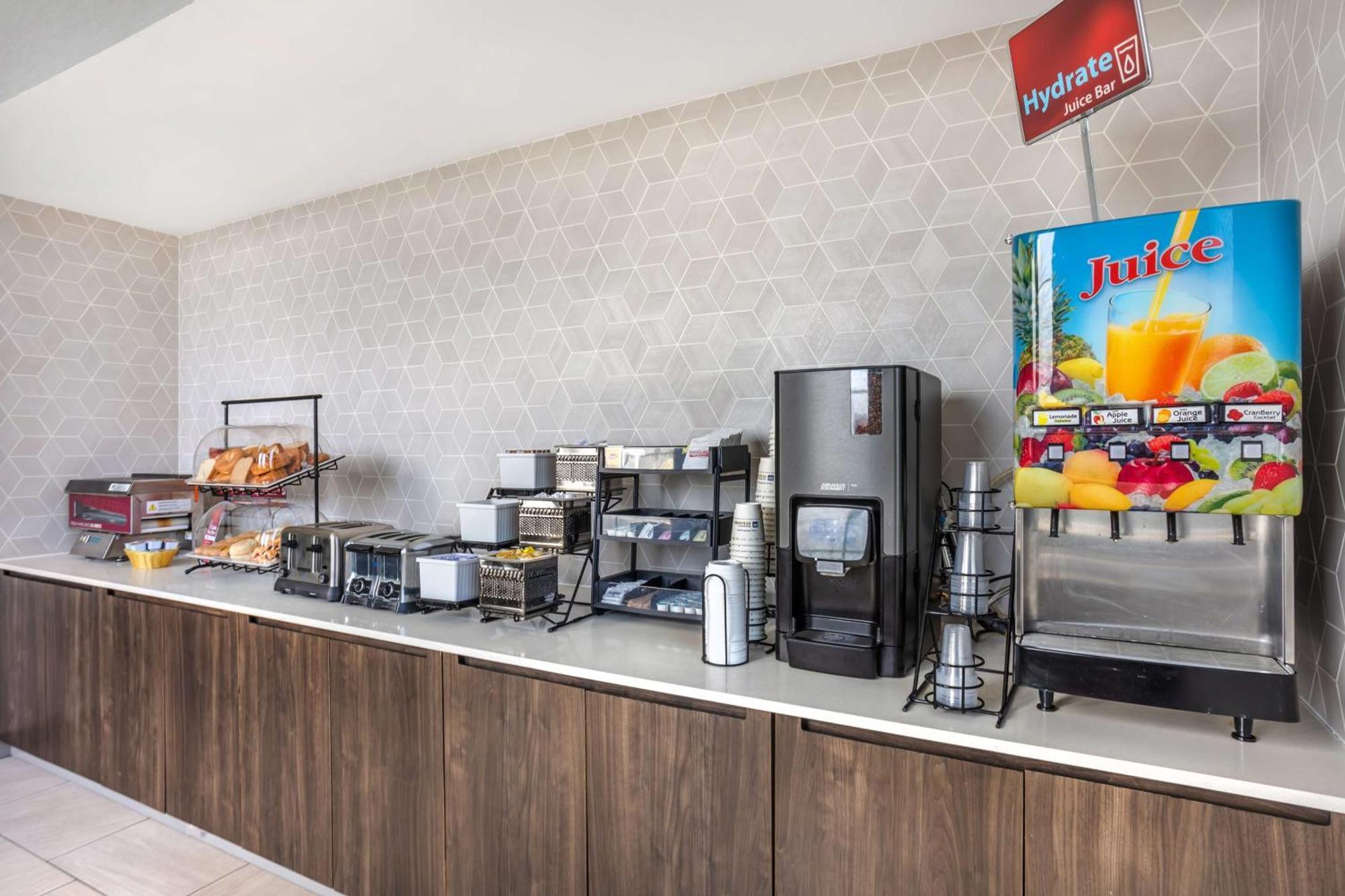 Best Western Plus Wilkes Barre-Scranton Airport Hotel Pittston Екстериор снимка