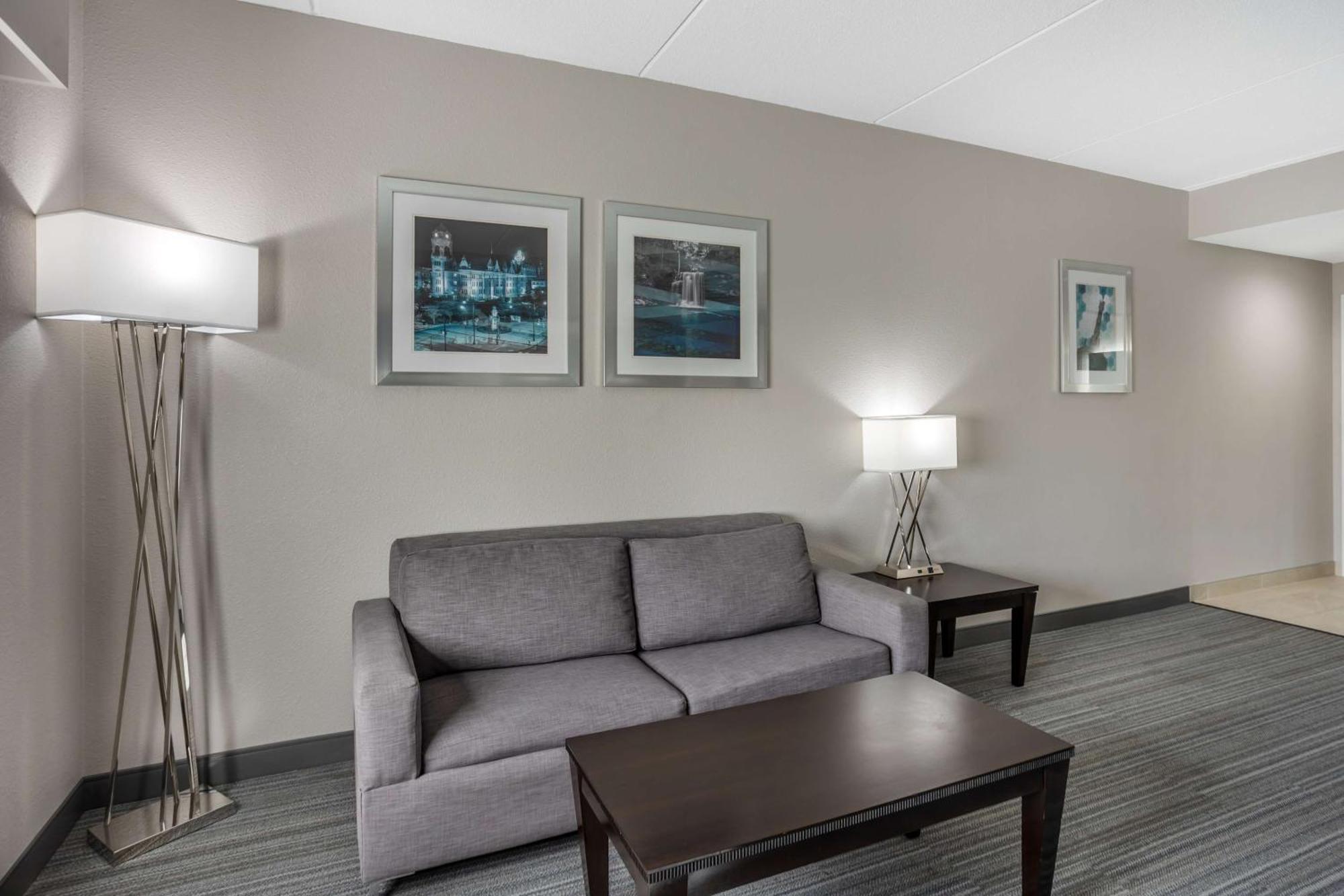 Best Western Plus Wilkes Barre-Scranton Airport Hotel Pittston Екстериор снимка